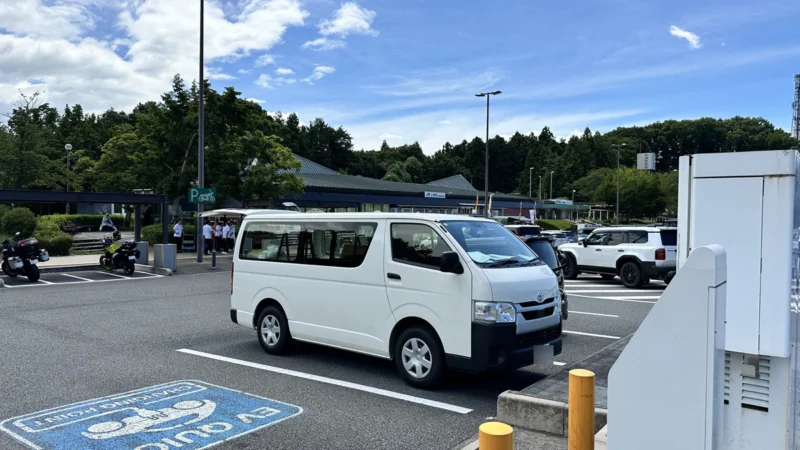 上河内SA（上り）充電器隣の駐車スペース